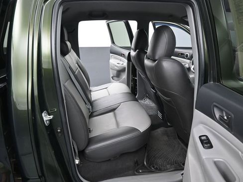 Used 2013 Toyota Tacoma 4x4 Double Cab w/ TRD Off-Road Pkg image 30