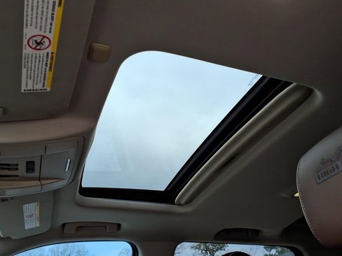 Used 2016 Chevrolet Silverado 2500 High Country w/ Duramax Plus Package image 16