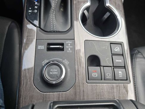 Used 2023 Toyota Highlander Platinum image 34