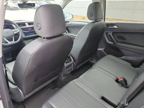 Certified 2022 Volkswagen Tiguan SE w/ Panoramic Sunroof Package image 31