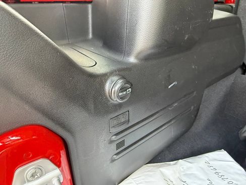 Used 2025 Jeep Wrangler Unlimited Sahara w/ Safety Group AWD/4WD image 49