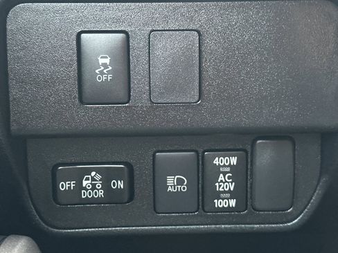 Used 2021 Toyota Tacoma TRD Off-Road AWD/4WD image 39