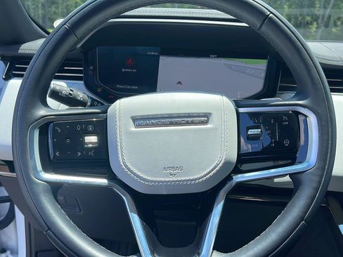 Used 2024 Land Rover Range Rover Sport SE AWD/4WD image 21