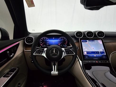 Certified 2025 Mercedes-Benz GLC 300 4MATIC w/ Driver Assistance Package image 8