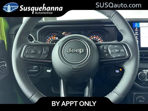 New 2025 Jeep Gladiator Sport image 19