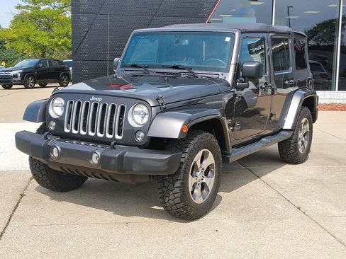Used 2016 Jeep Wrangler Unlimited Sahara w/ Max Tow Package AWD/4WD image 1