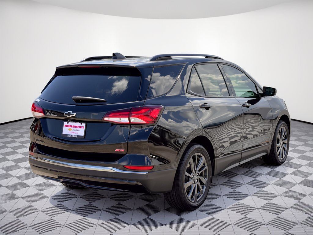 Used 2023 Chevrolet Equinox RS FWD image 9