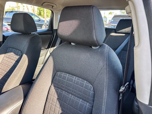 Certified 2025 Honda HR-V LX image 24