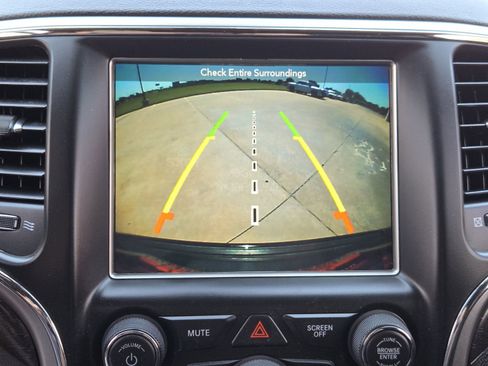 Used 2018 Jeep Grand Cherokee Altitude RWD image 21