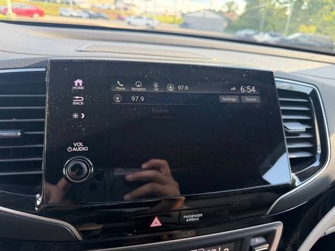Used 2021 Honda Pilot Elite image 18