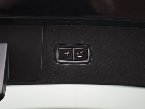 Used 2022 Porsche Cayenne AWD/4WD image 17