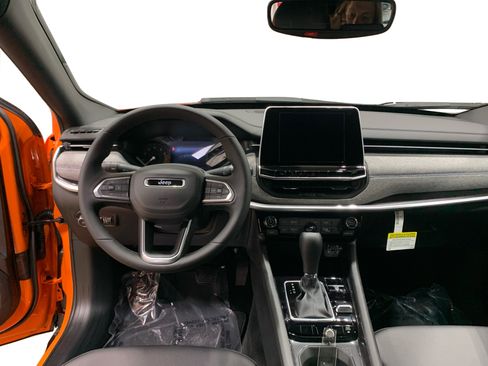 New 2026 Jeep Compass Latitude AWD/4WD image 19