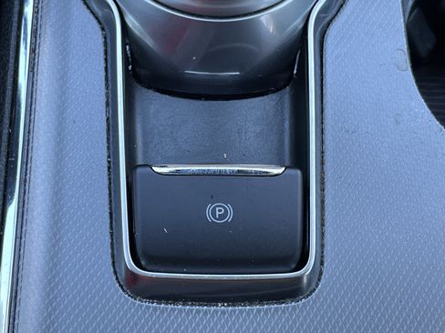 Used 2021 Ford Edge SEL w/ Convenience Package image 9