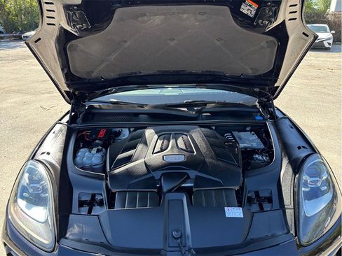 Used 2019 Porsche Cayenne Sport Utility 4D image 56