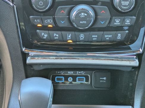 Certified 2019 Jeep Grand Cherokee Overland RWD image 17