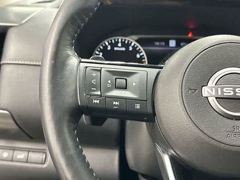 Used 2023 Nissan Pathfinder SL FWD image 17