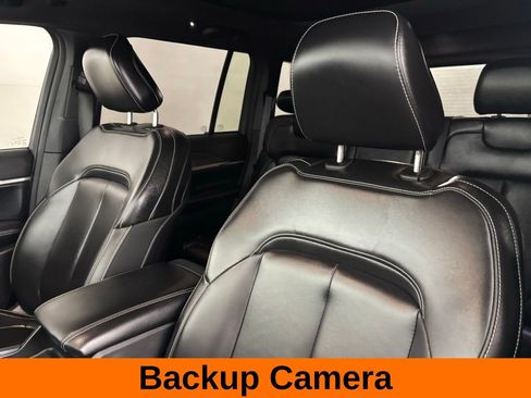 Used 2024 Jeep Grand Cherokee Limited w/ Black Appearance Package AWD/4WD image 10