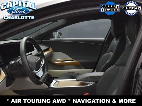 Used 2024 Lucid Air Touring image 9