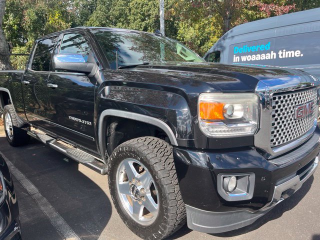 Used 2016 GMC Sierra 2500 Denali w/ Duramax Plus Package AWD/4WD image 2