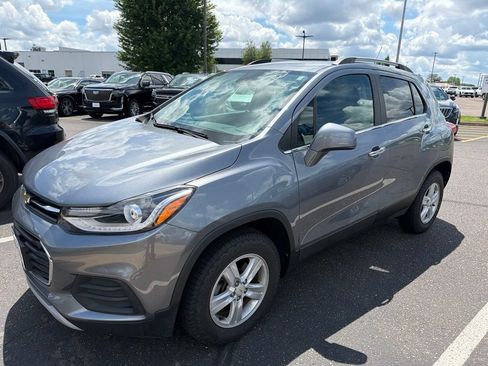 Used 2019 Chevrolet Trax LT w/ LT Convenience Package AWD/4WD image 1