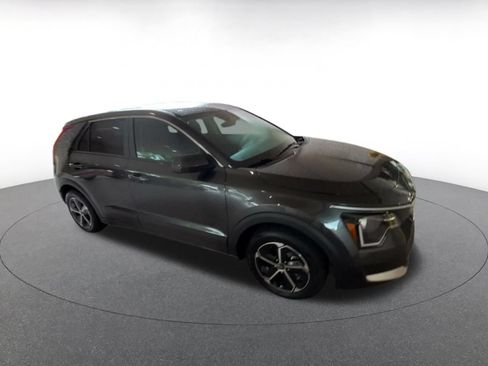 Used 2026 Kia Niro LX FWD image 2