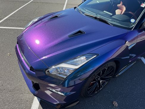 Used 2024 Nissan GT-R Premium w/ Premium Interior Package image 22