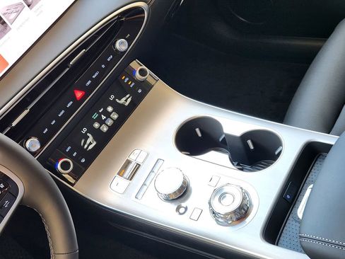 New 2026 Genesis GV70 2.5T Select image 14