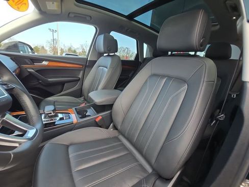 Used 2023 Audi Q5 2.0T Premium w/ Convenience Package AWD/4WD image 11