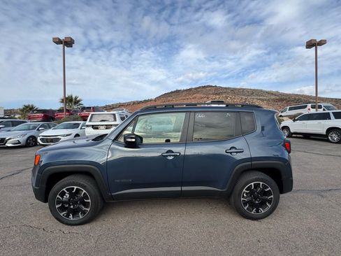 Certified 2023 Jeep Renegade Latitude image 2