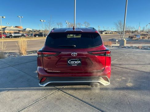 Used 2026 Toyota Highlander XSE image 6