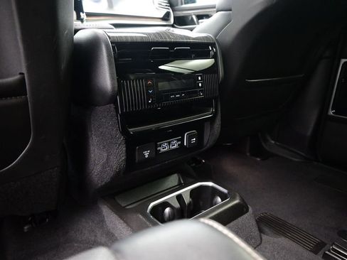 Used 2022 Jeep Wagoneer Series III w/ Premium Group I image 37