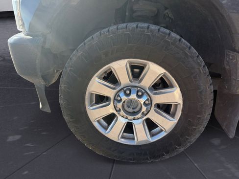 Used 2021 Ford F250 Platinum w/ FX4 Off-Road Package image 13