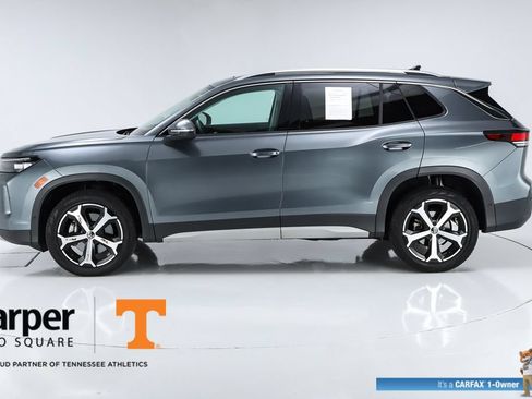 Used 2025 Volkswagen Tiguan SE w/ Panoramic Sunroof Package AWD/4WD image 41