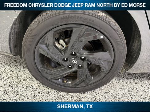 Used 2026 Hyundai Elantra Sport FWD image 11