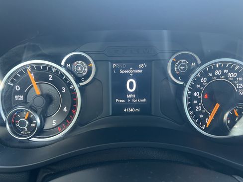 Used 2019 RAM 5500 Tradesman w/ Chrome Appearance Group image 22