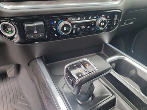 Used 2024 Chevrolet Silverado 1500 LTZ AWD/4WD image 19