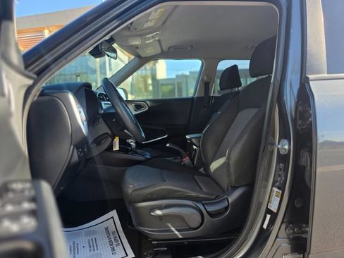 Used 2022 Kia Soul LX w/ Technology Package FWD image 16