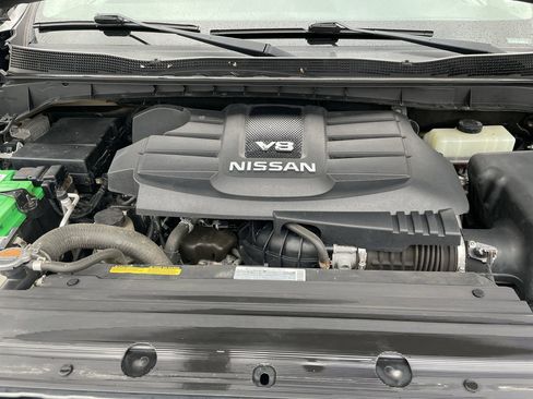Used 2018 Nissan Titan SV w/ SV Convenience Package image 41