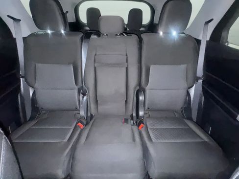 Used 2022 Ford Explorer XLT AWD/4WD image 19