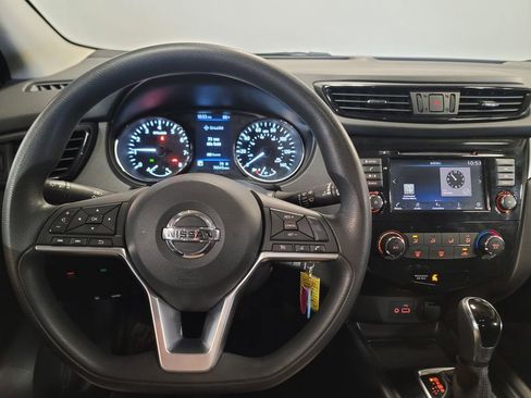 Used 2019 Nissan Rogue Sport S image 10