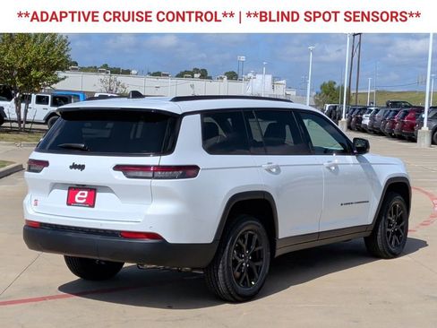 New 2025 Jeep Grand Cherokee L Altitude image 8