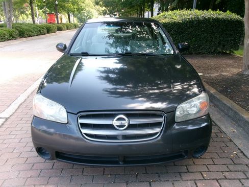 Used 2003 Nissan Maxima GXE FWD image 2