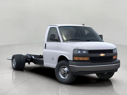 New 2025 Chevrolet Express 3500 w/ Power Convenience Package