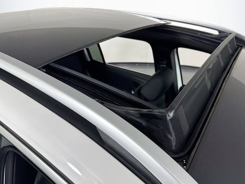 New 2026 Mercedes-Benz GLB 250 image 21
