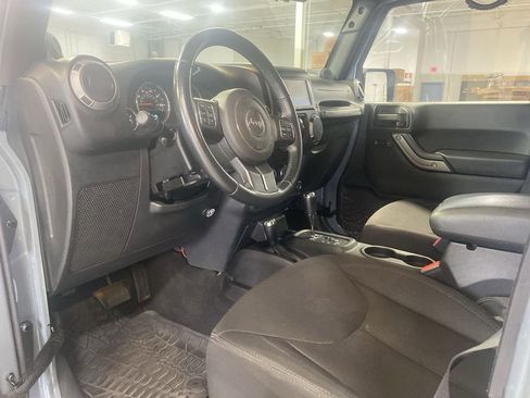 Used 2014 Jeep Wrangler Unlimited Sport AWD/4WD image 13