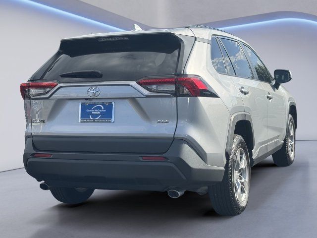 Used 2024 Toyota RAV4 XLE FWD image 5