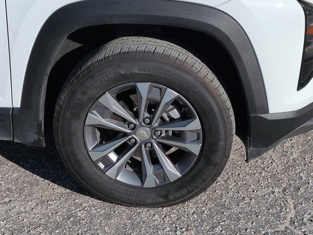 Used 2025 Chevrolet Equinox LT FWD image 10