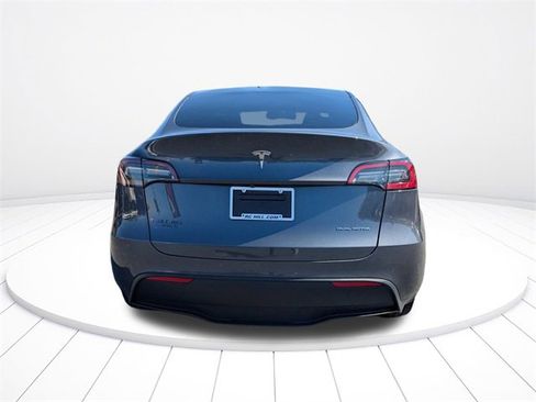 Used 2023 Tesla Model Y Long Range image 4