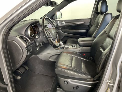 Used 2020 Jeep Grand Cherokee Limited w/ Luxury Group II image 18