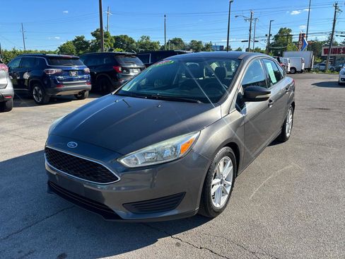 Used 2015 Ford Focus SE FWD image 7